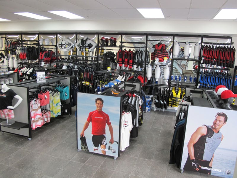 Nouvelle salle de montre pieces, accessoires et vetements